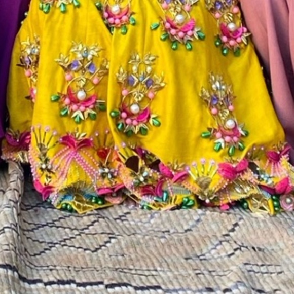 Papa Don’t Preach HEAVY lehnga - Picture 4 of 5